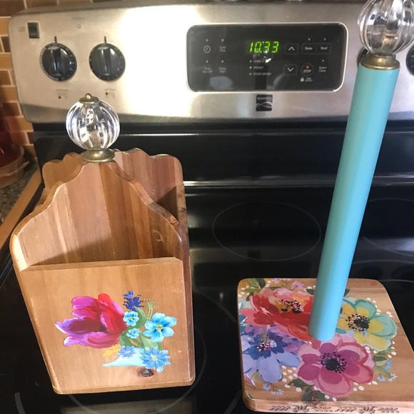 Pioneer Woman Other - Pioneer Woman Utensil Caddy & Paper Towel Holder